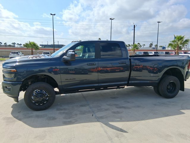 New 2026 RAM 3500 Laramie AWD/4WD image 4