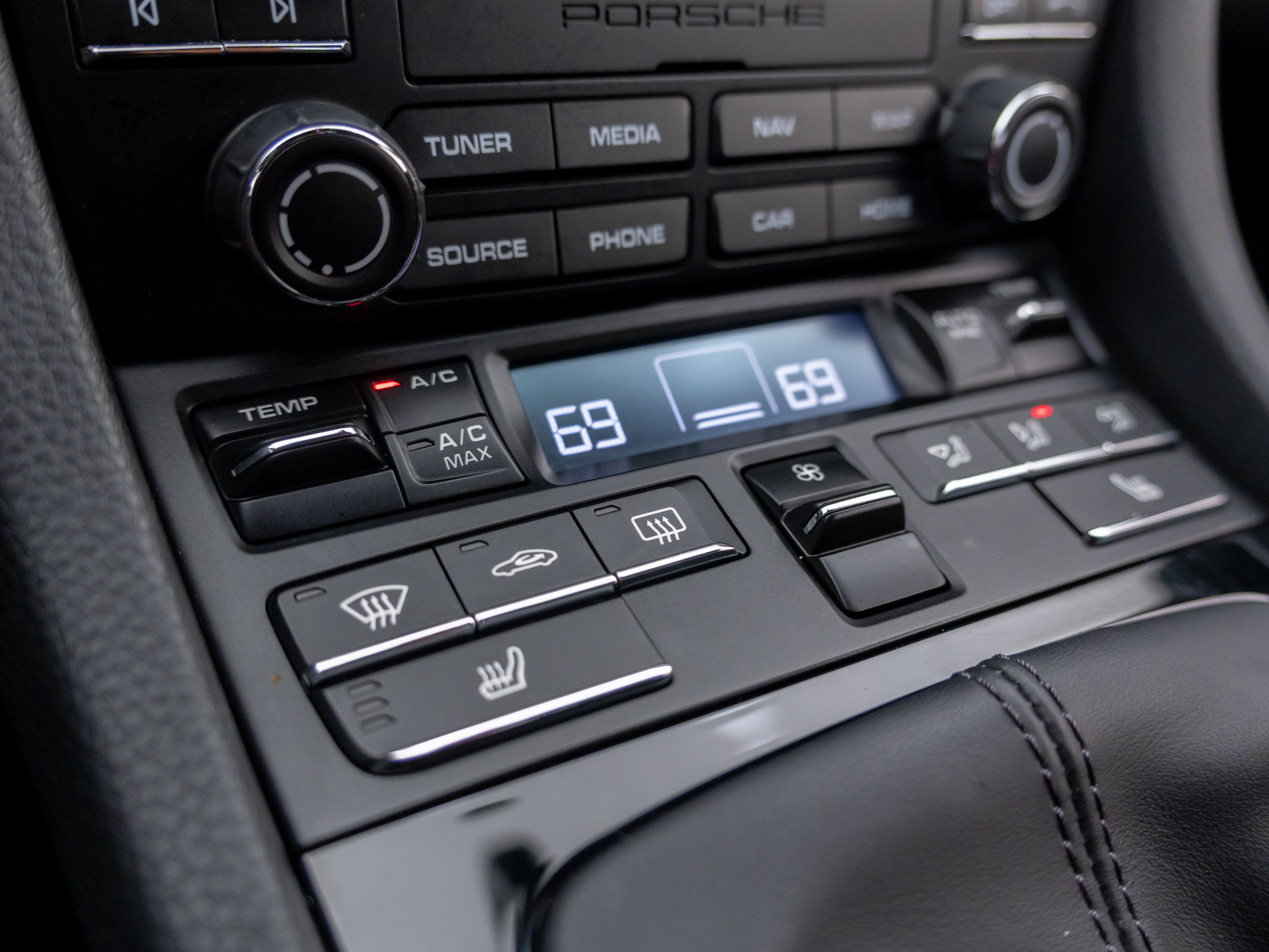 Certified 2021 Porsche 718 Cayman RWD image 19