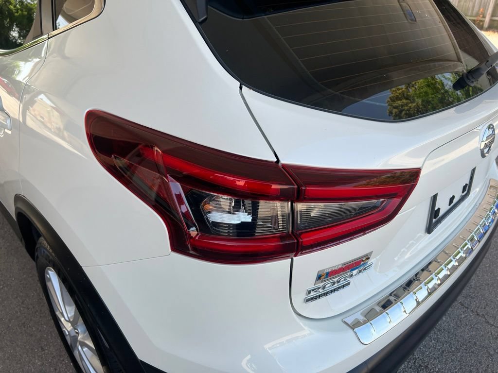 Used 2022 Nissan Rogue Sport SV AWD/4WD image 35
