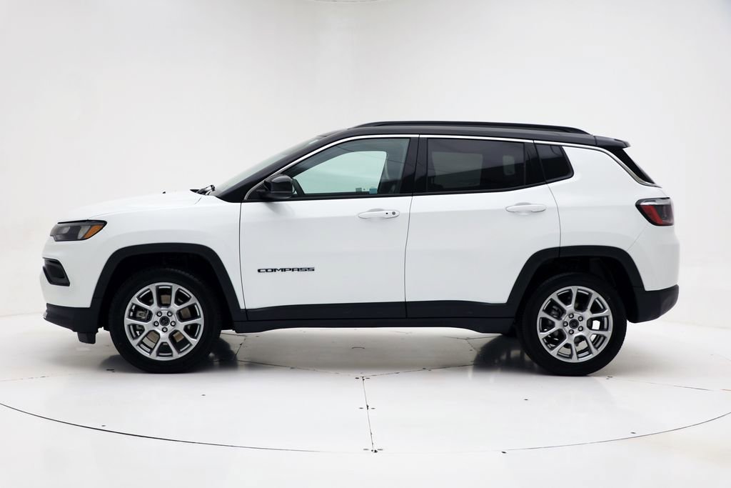 Used 2025 Jeep Compass Limited AWD/4WD image 5