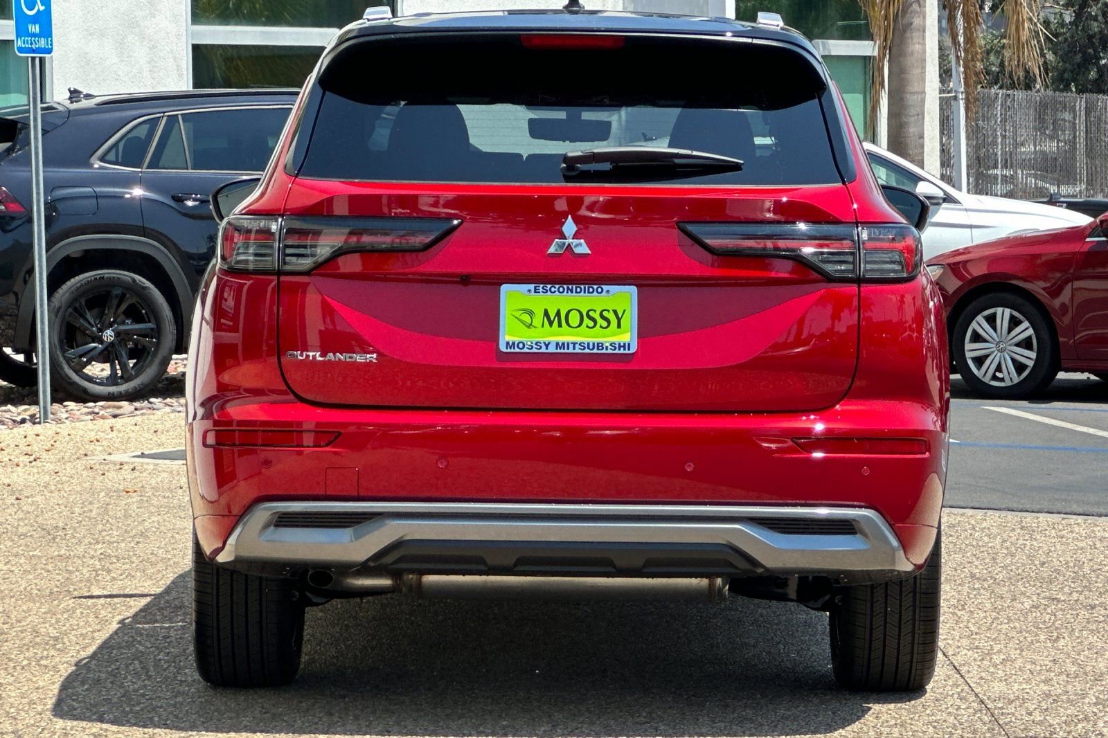 New 2025 Mitsubishi Outlander SEL image 5