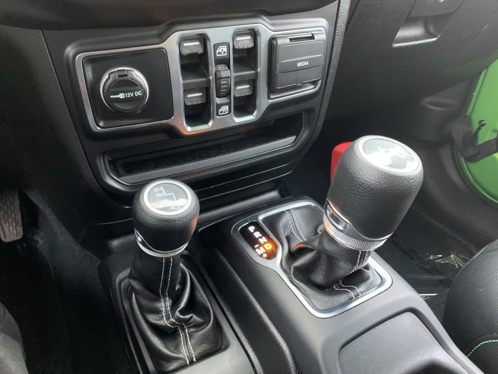 Used 2019 Jeep Wrangler Unlimited Sahara w/ Uconnect 4C Nav & Sound Group image 27