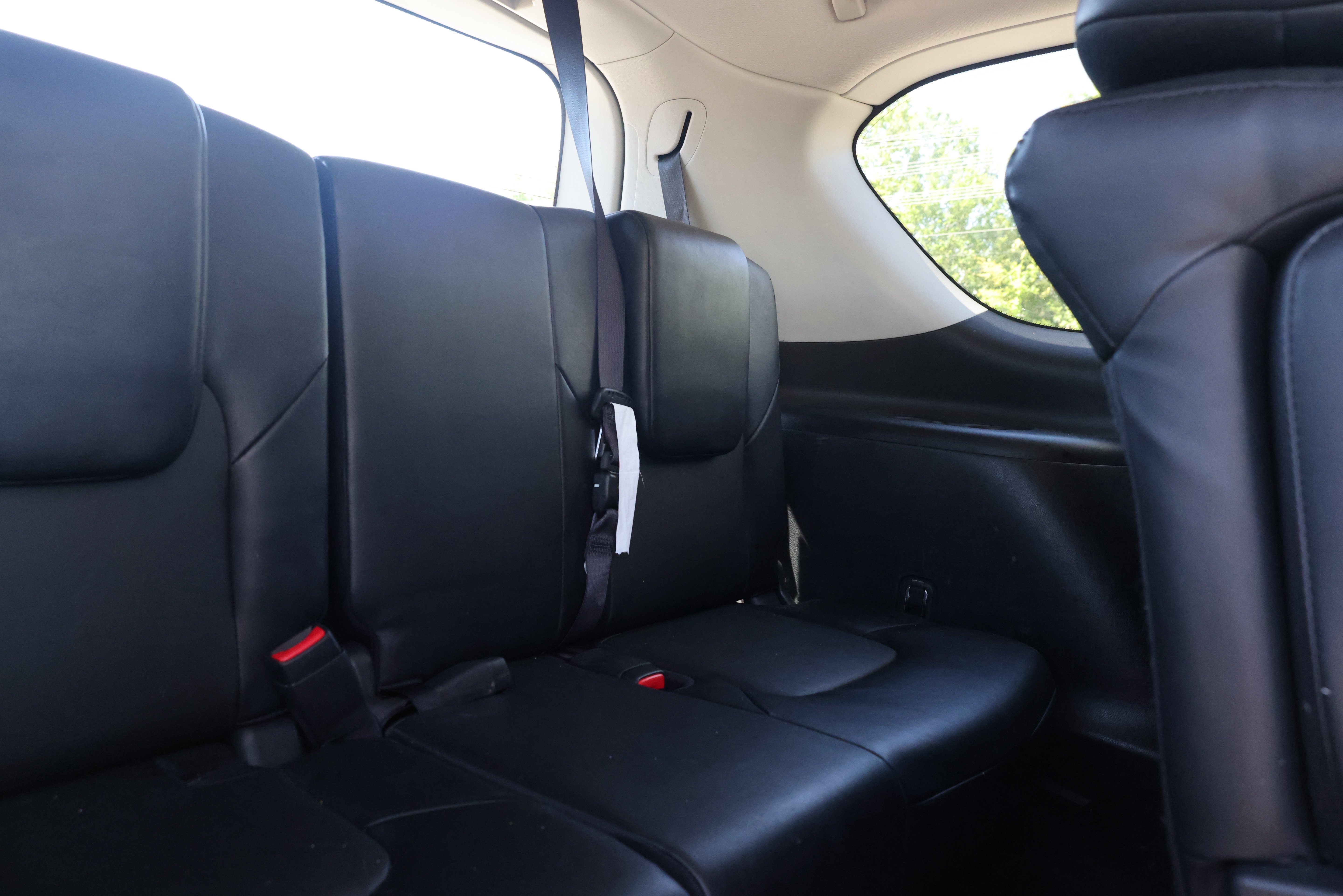 Used 2024 Nissan Armada SV RWD image 15