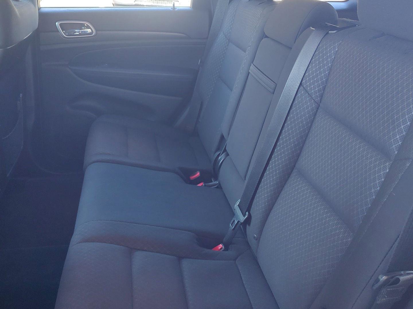 Used 2018 Jeep Grand Cherokee Laredo image 17