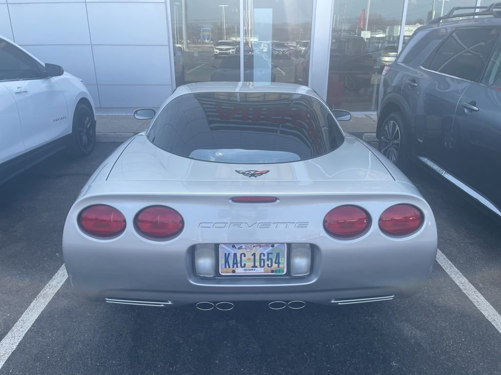 Used 2004 Chevrolet Corvette Coupe w/ Roof Package image 4