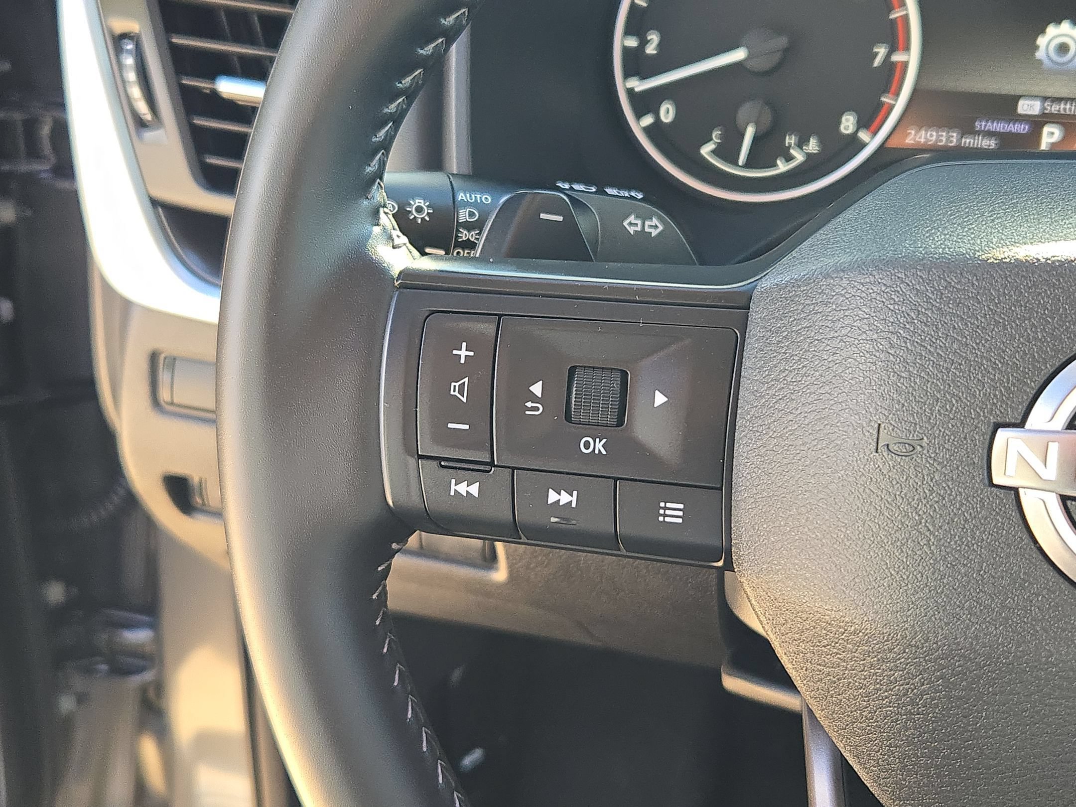 Certified 2026 Nissan Rogue SV FWD image 22