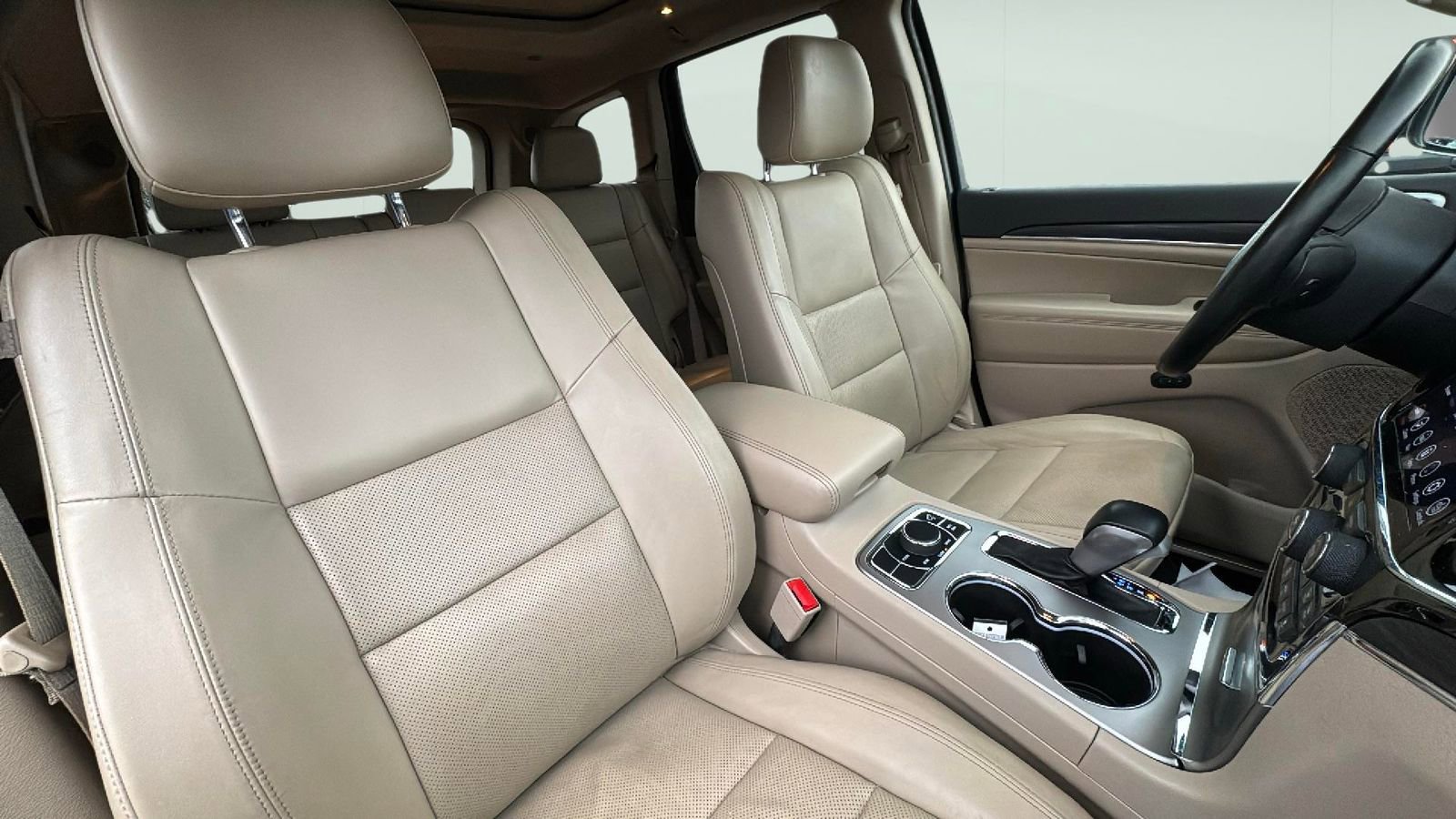 Used 2021 Jeep Grand Cherokee Limited w/ Luxury Group II image 20