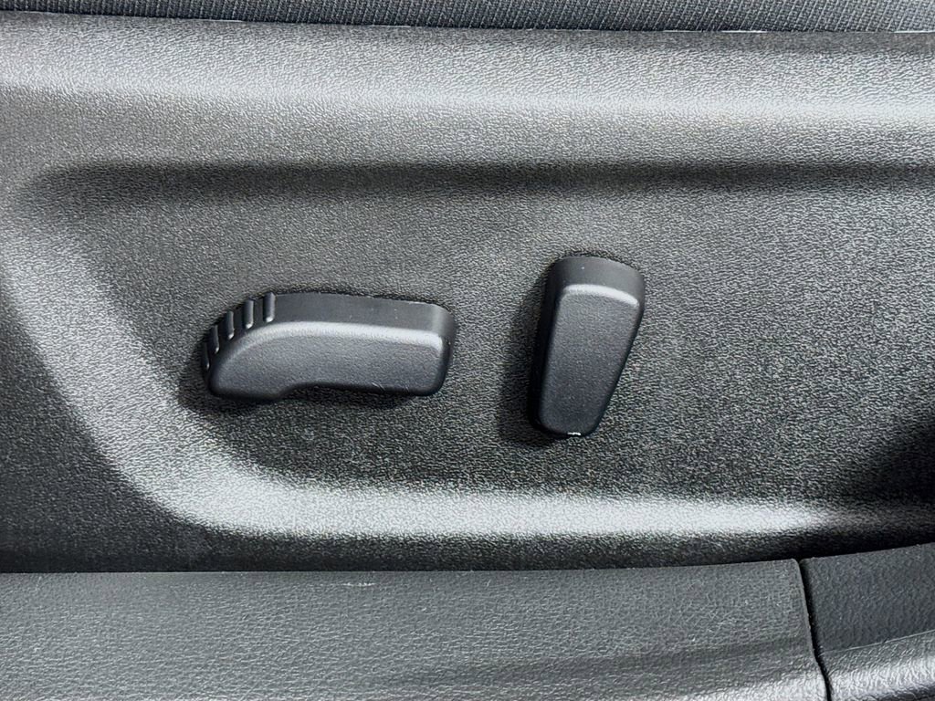 Used 2025 Nissan Altima 2.5 SV image 16