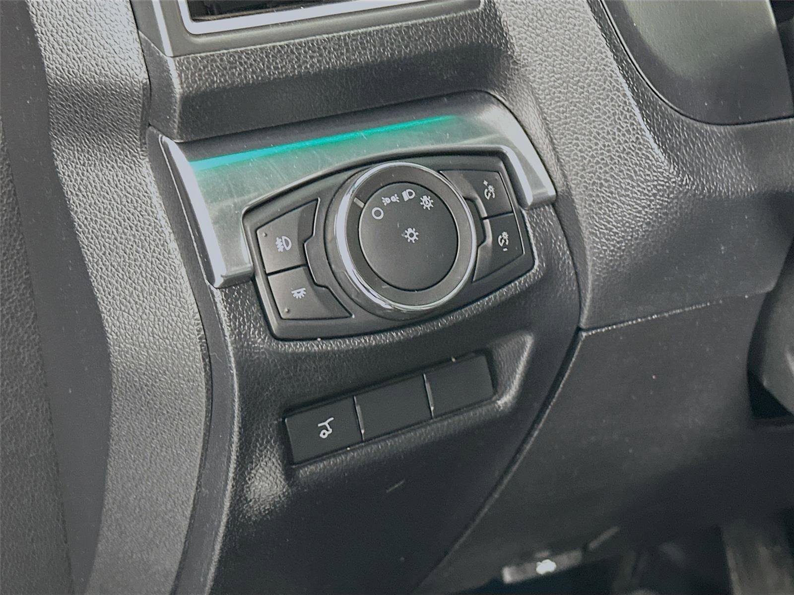 Used 2017 Ford Explorer Limited image 14