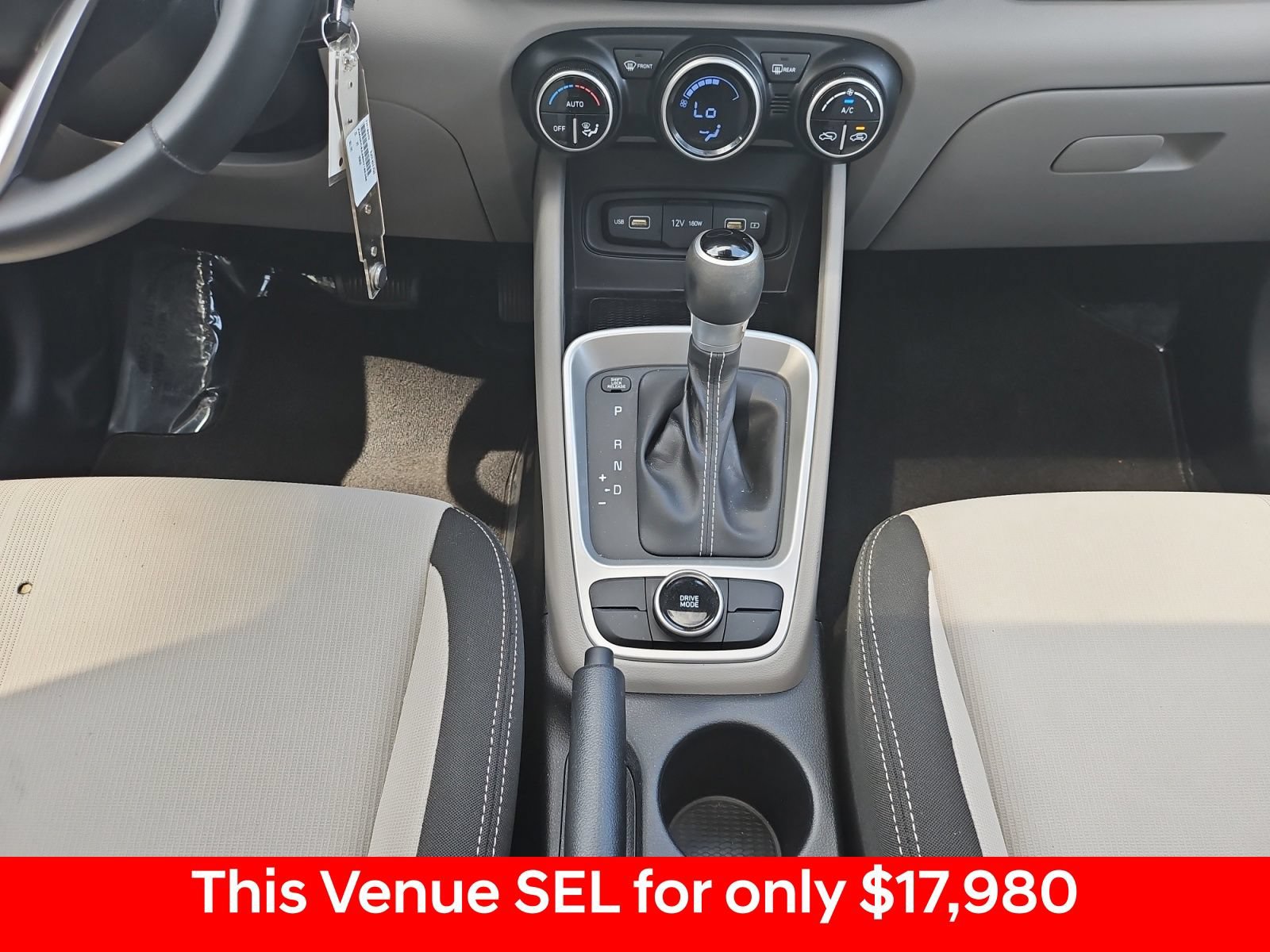 Used 2022 Hyundai Venue SEL FWD image 31