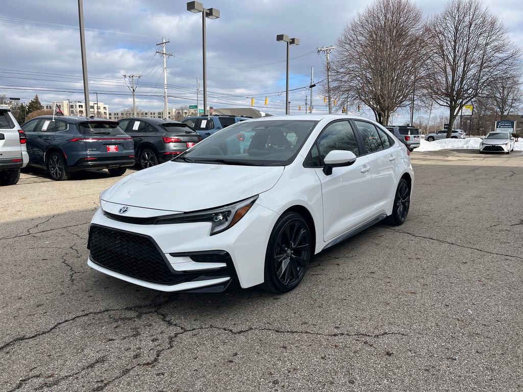 Certified 2024 Toyota Corolla SE image 1