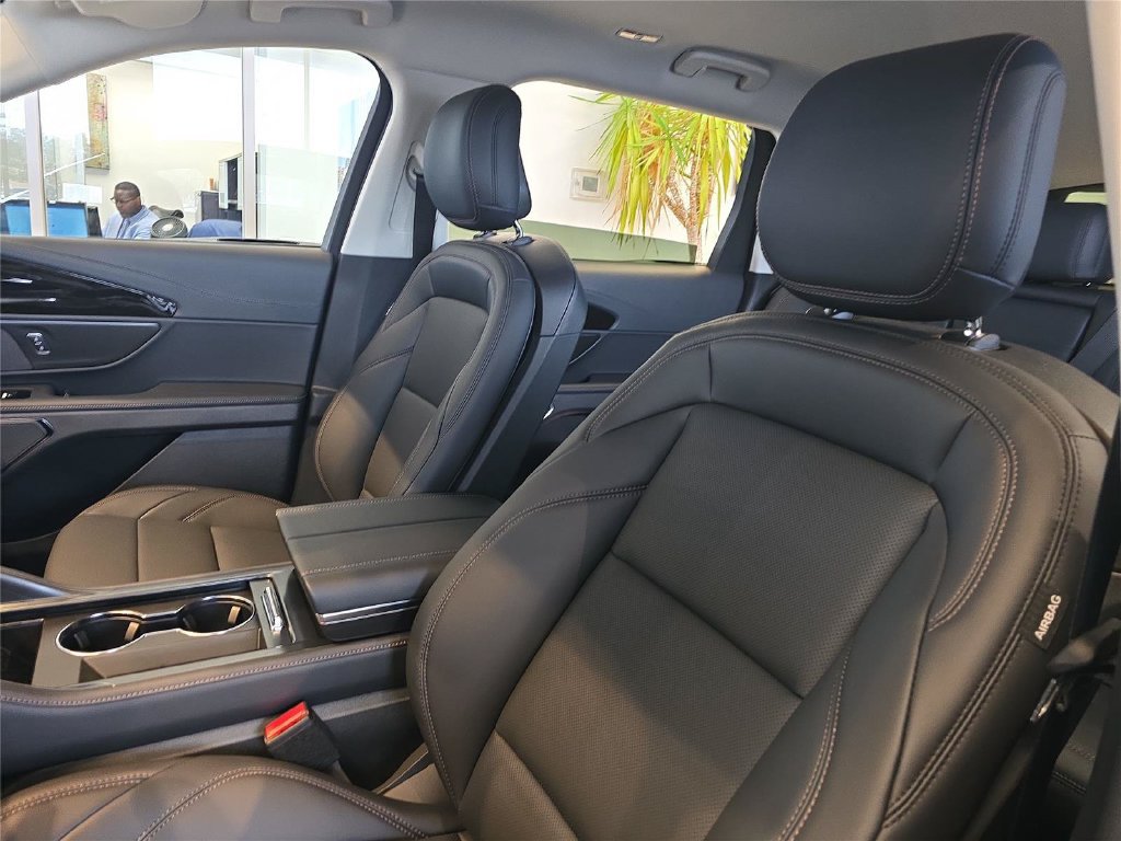 New 2026 Lincoln Nautilus Premier AWD/4WD image 14