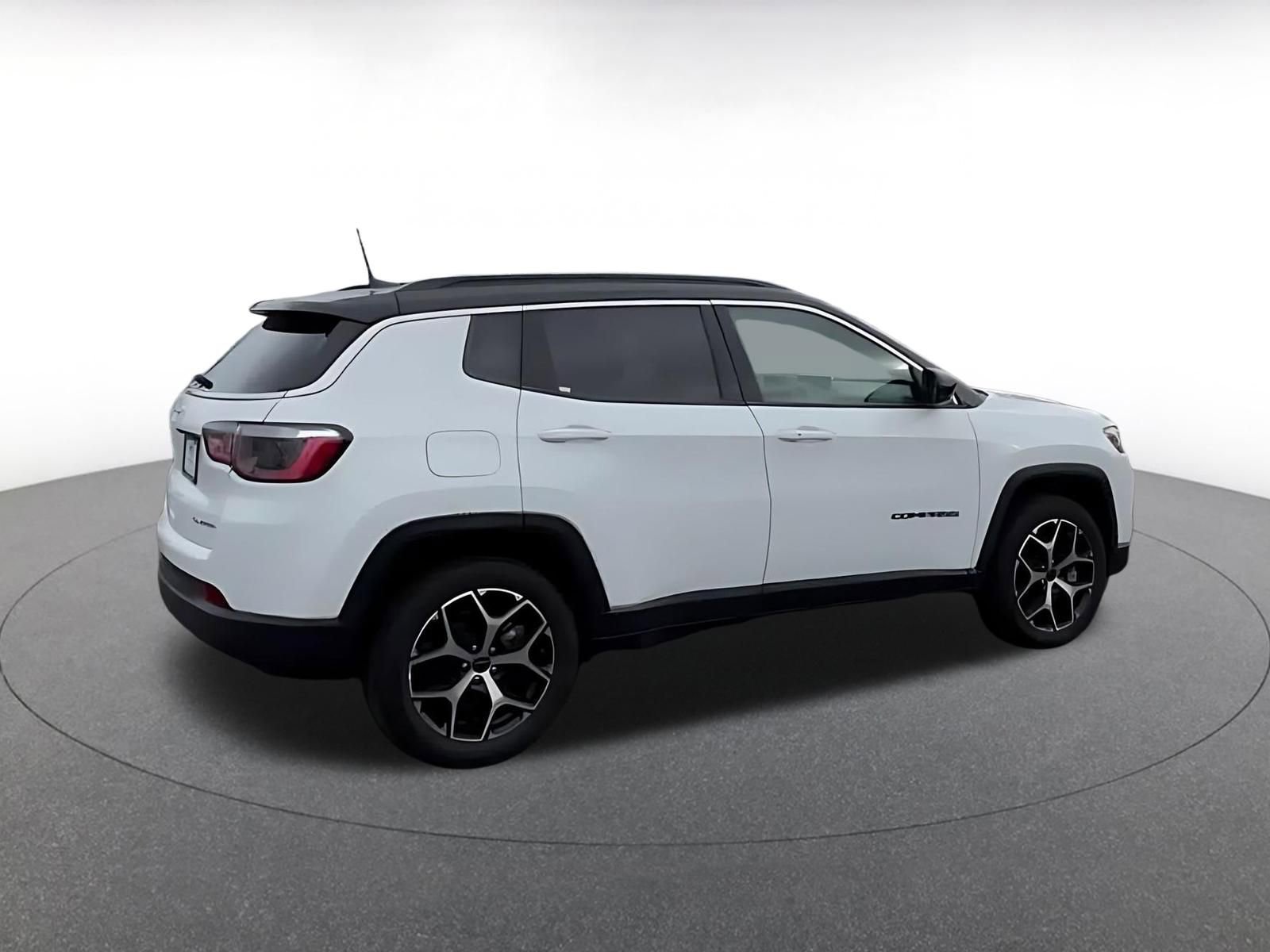 Used 2025 Jeep Compass Limited AWD/4WD image 15