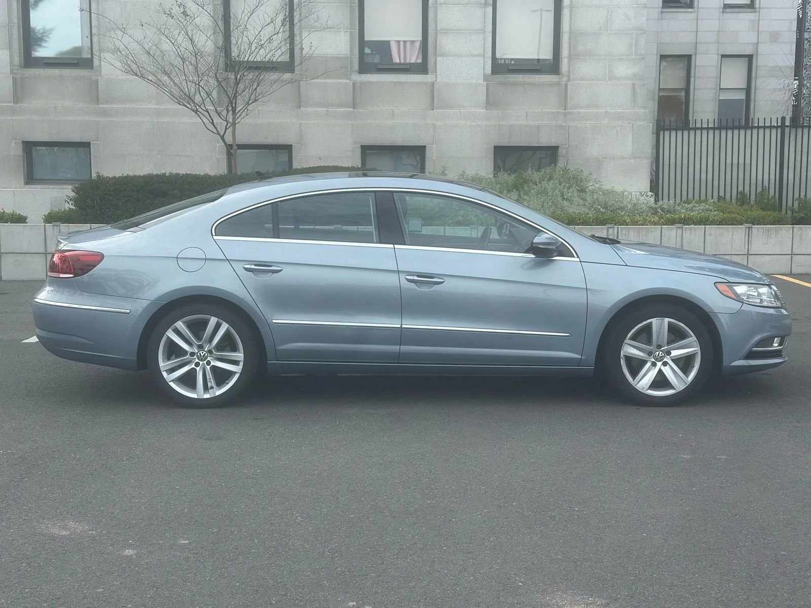 Used 2013 Volkswagen CC Lux FWD image 5