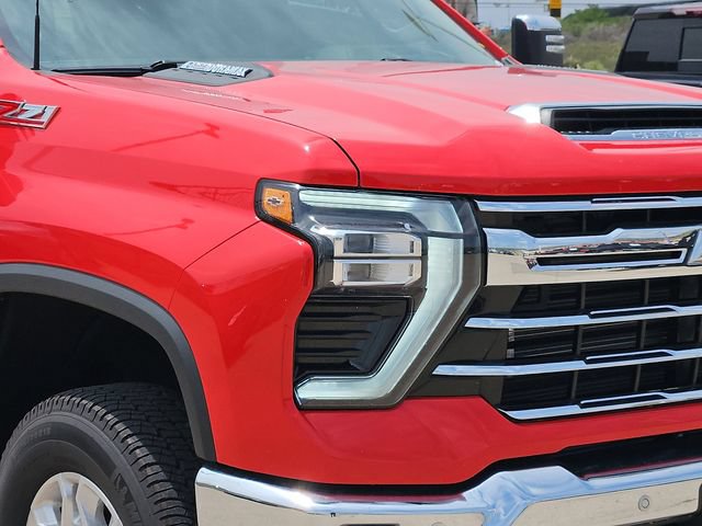Used 2024 Chevrolet Silverado 2500 LTZ w/ LTZ Convenience Package AWD/4WD image 8