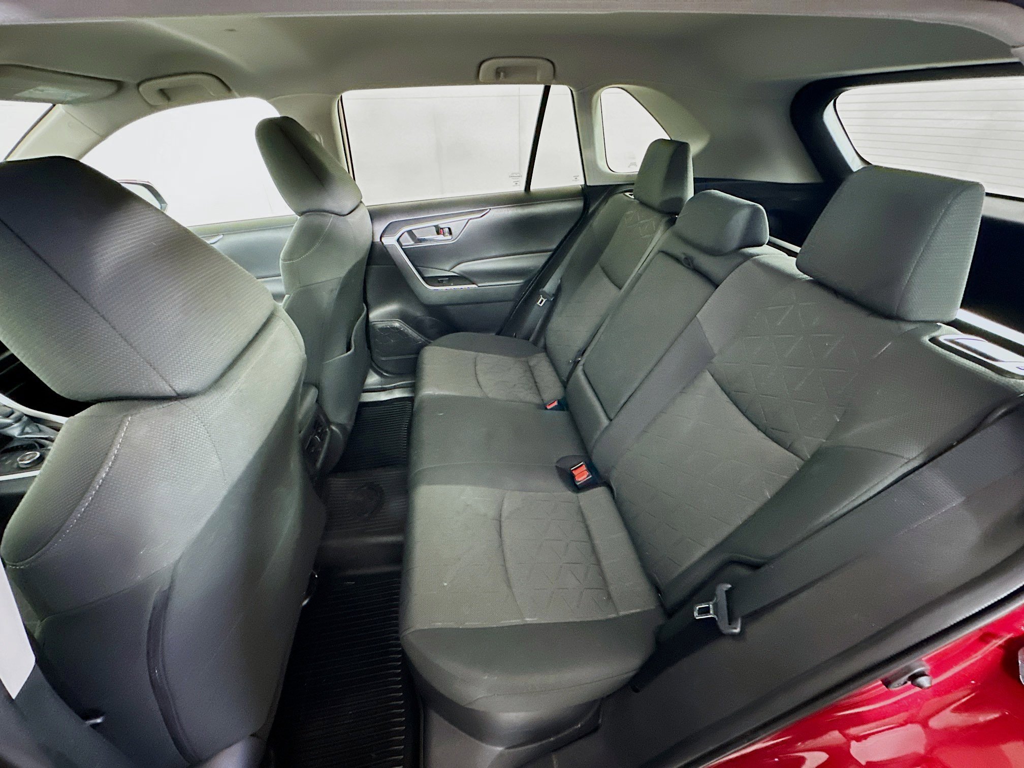 Used 2021 Toyota RAV4 XLE AWD/4WD image 26