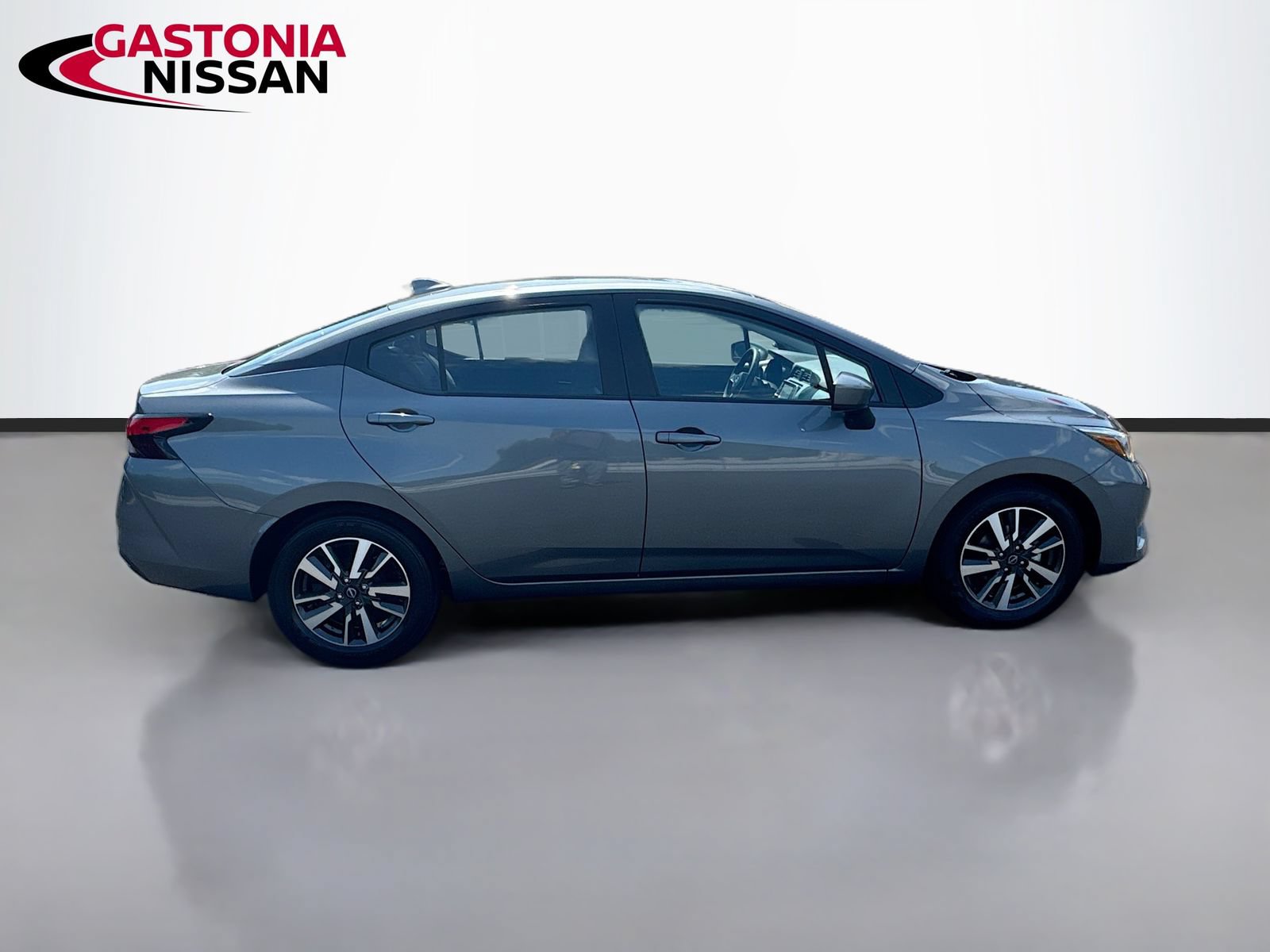 Used 2025 Nissan Versa SV FWD image 10
