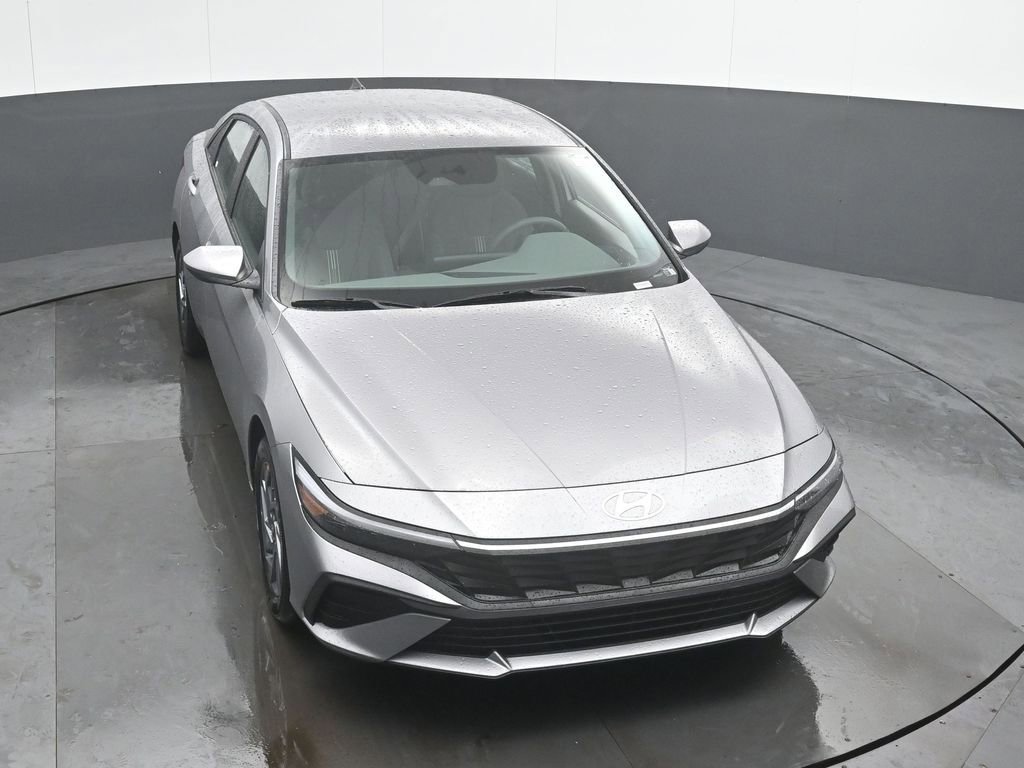 New 2026 Hyundai Elantra Hybrid FWD image 40
