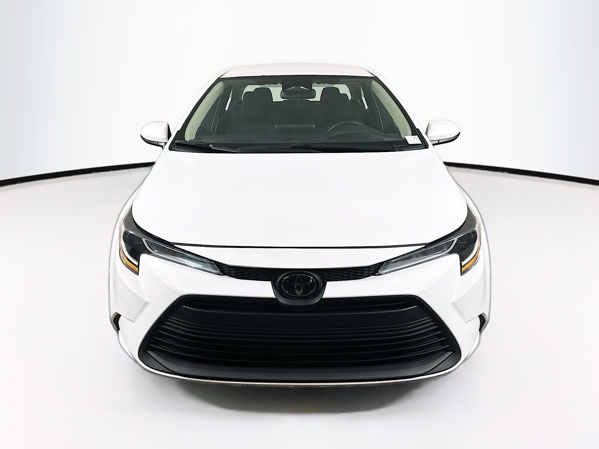 Used 2024 Toyota Corolla LE image 2