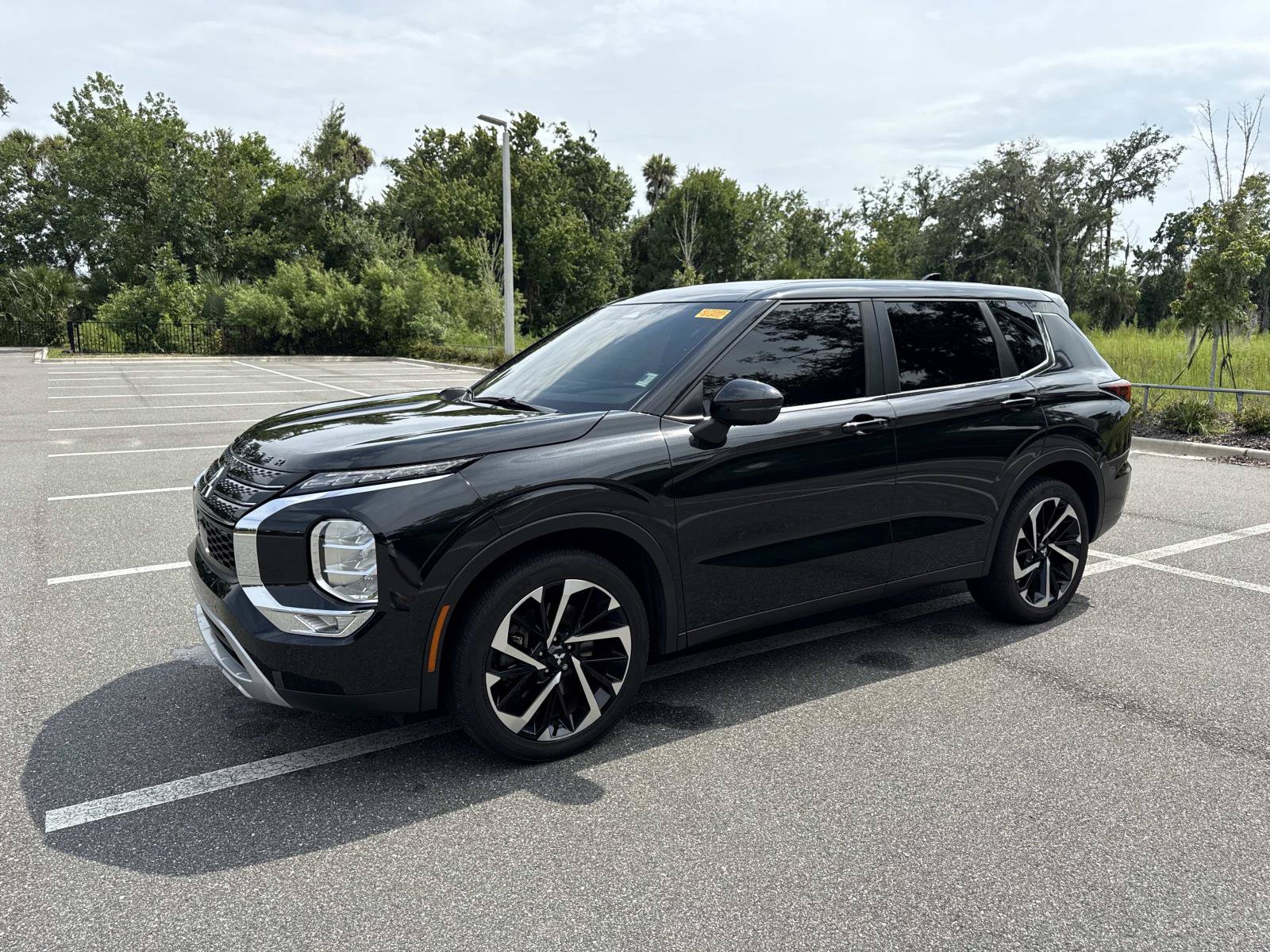 Used 2024 Mitsubishi Outlander SE Black Edition FWD image 7