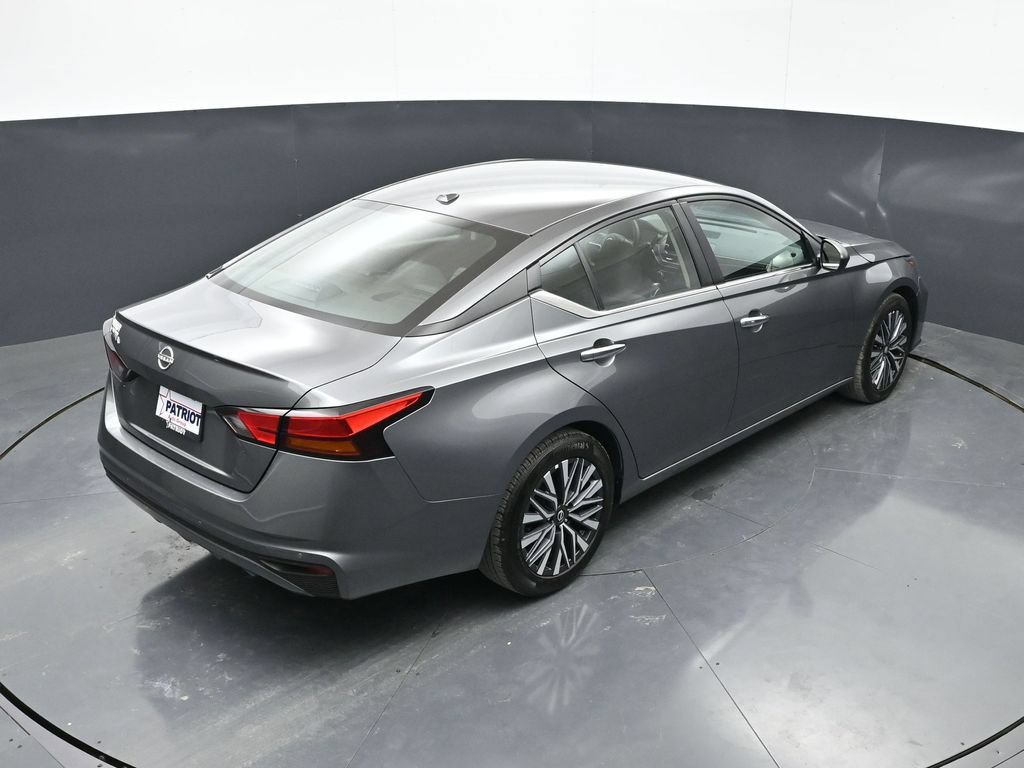 Used 2025 Nissan Altima 2.5 SV FWD image 27