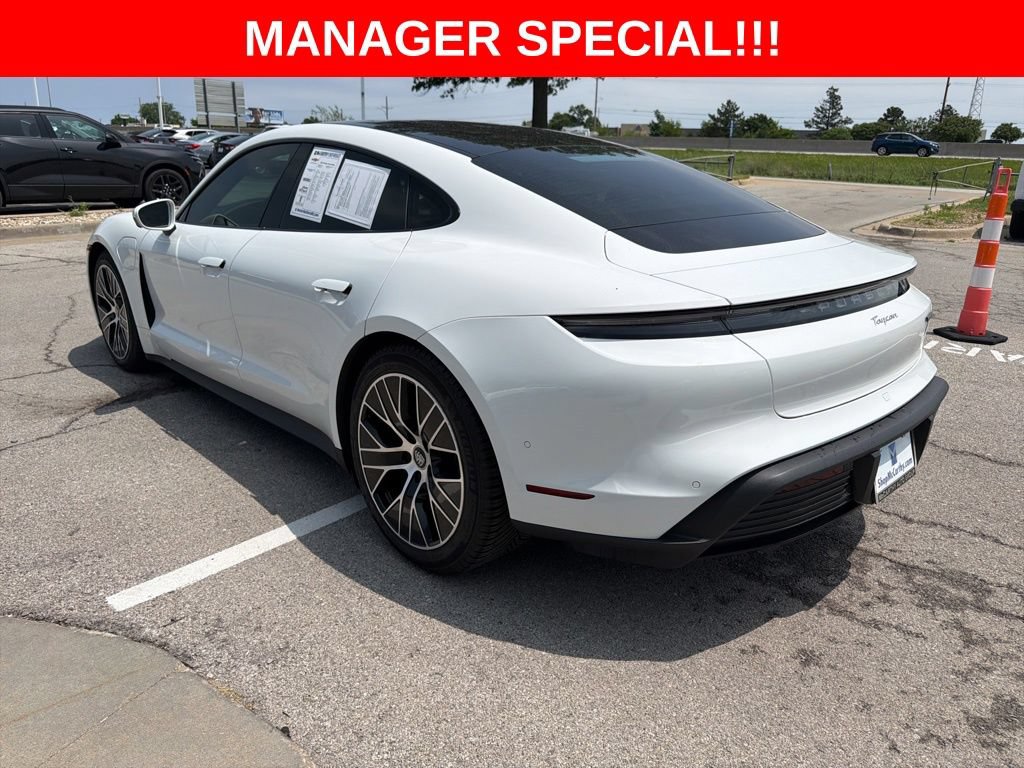 Used 2022 Porsche Taycan RWD image 5