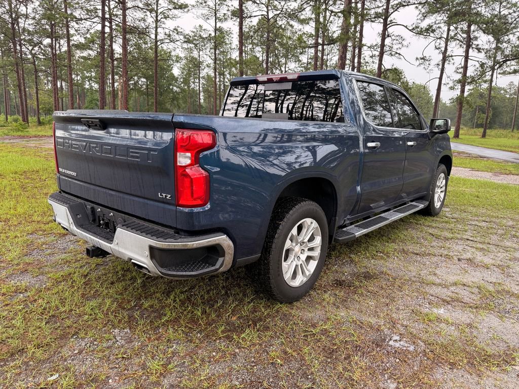 Used 2022 Chevrolet Silverado 1500 LTZ w/ Technology Package AWD/4WD image 5