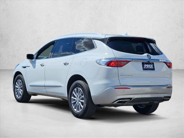Used 2024 Buick Enclave Essence image 8