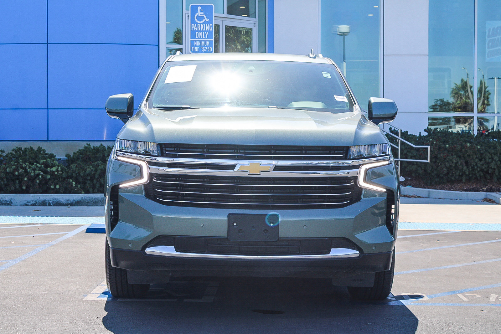 Used 2024 Chevrolet Tahoe LT AWD/4WD image 2