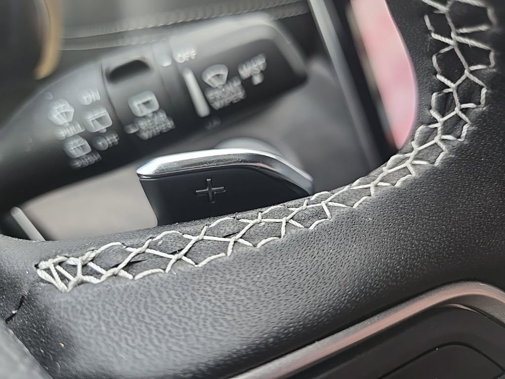 Used 2025 Jeep Grand Cherokee L Limited w/ Luxury Tech Group II image 38