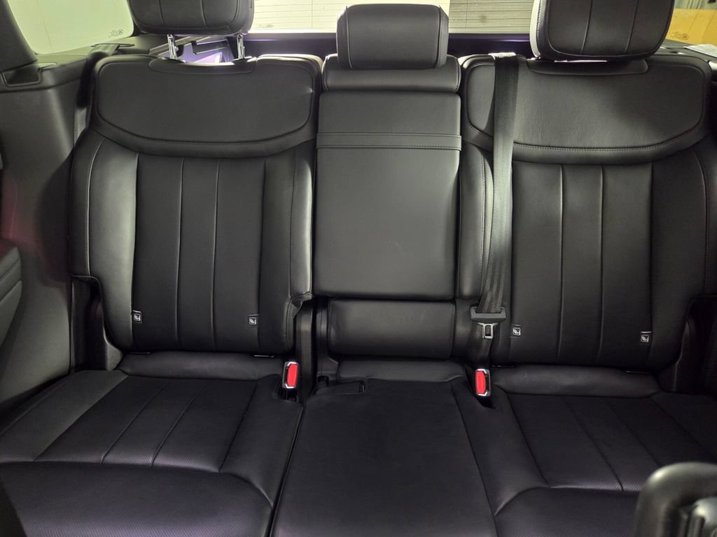 Used 2024 Land Rover Range Rover SE AWD/4WD image 21