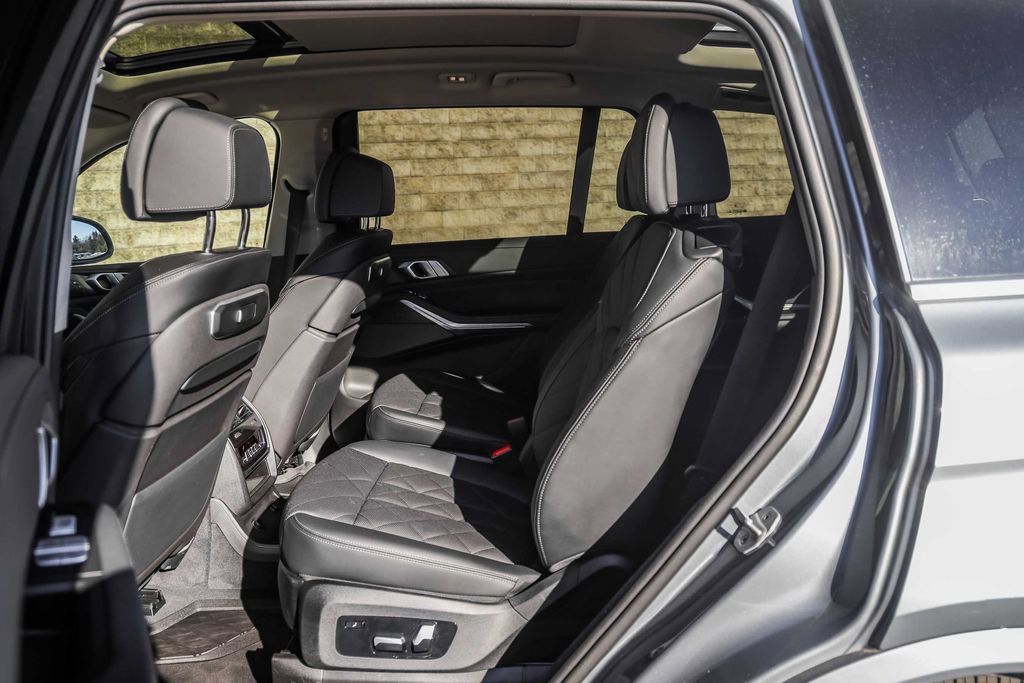 Used 2024 BMW X7 xDrive40i w/ Premium Package image 20