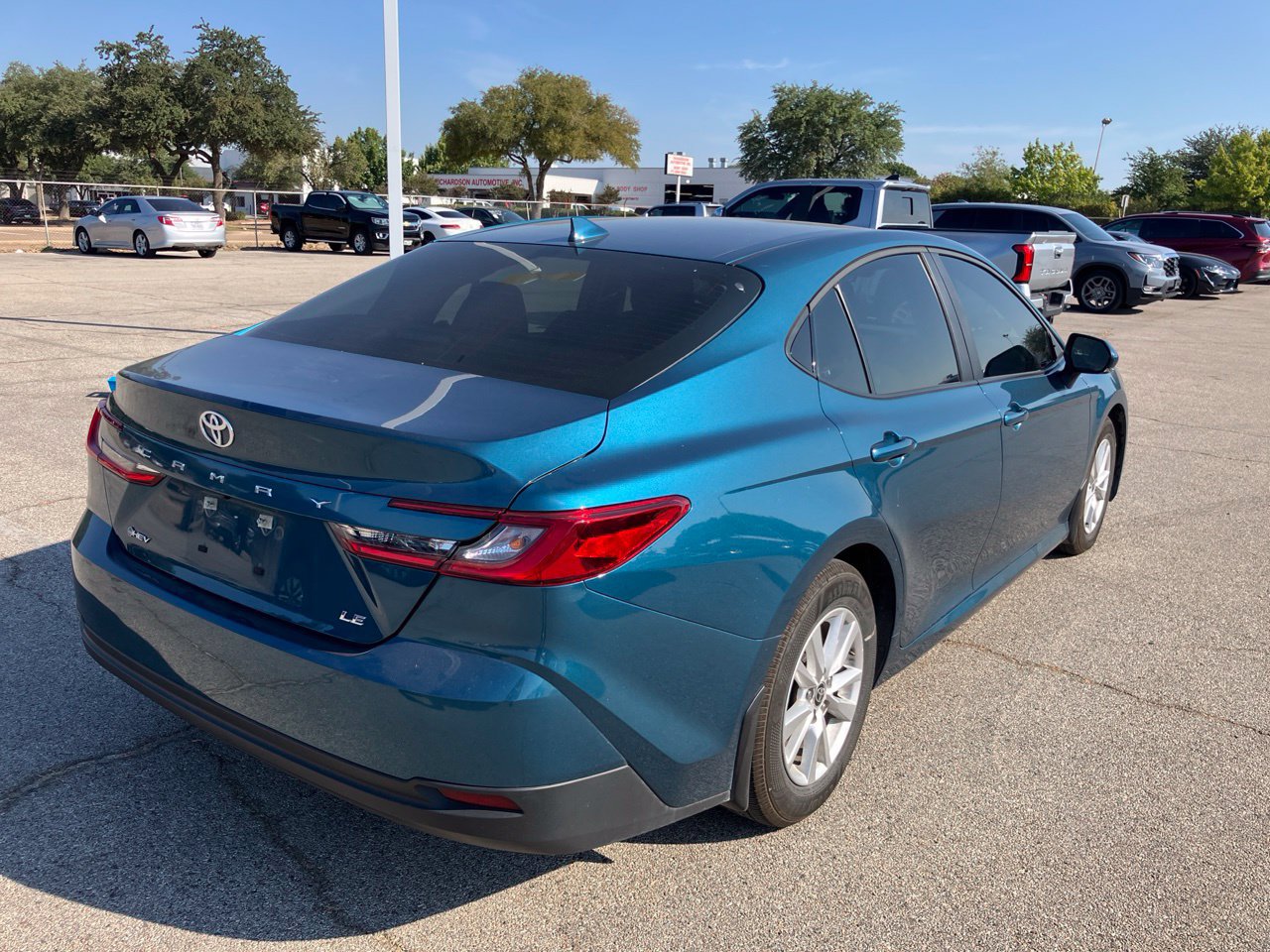 Used 2025 Toyota Camry LE w/ Convenience Package FWD image 5