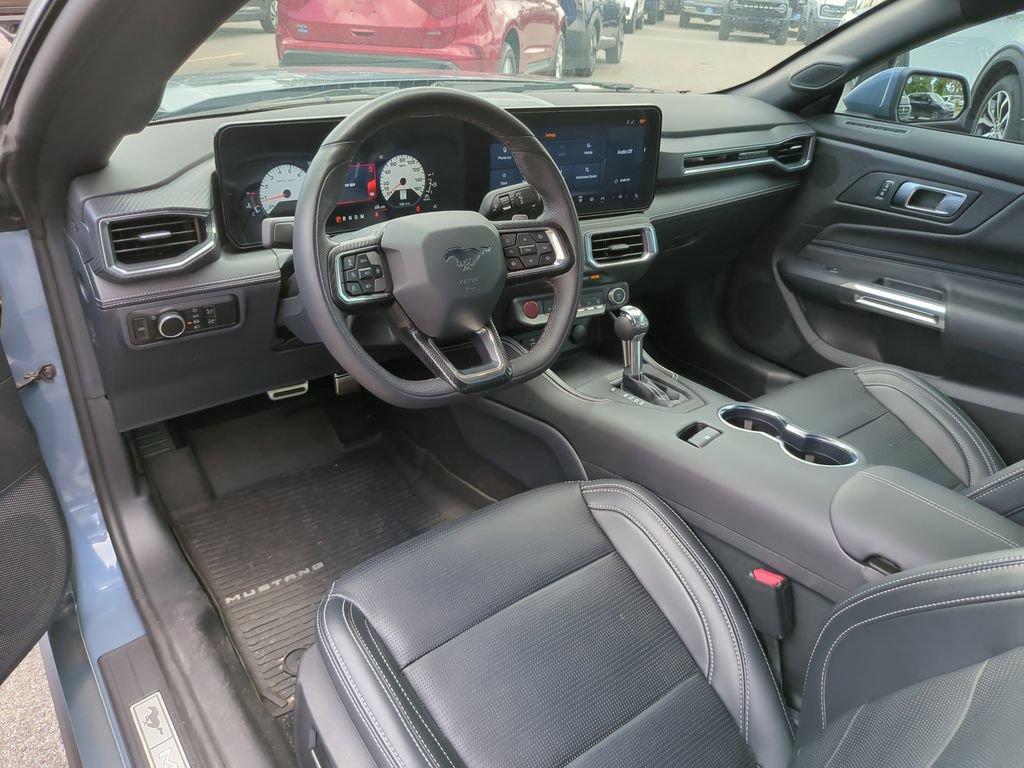 Used 2025 Ford Mustang GT Premium RWD image 17