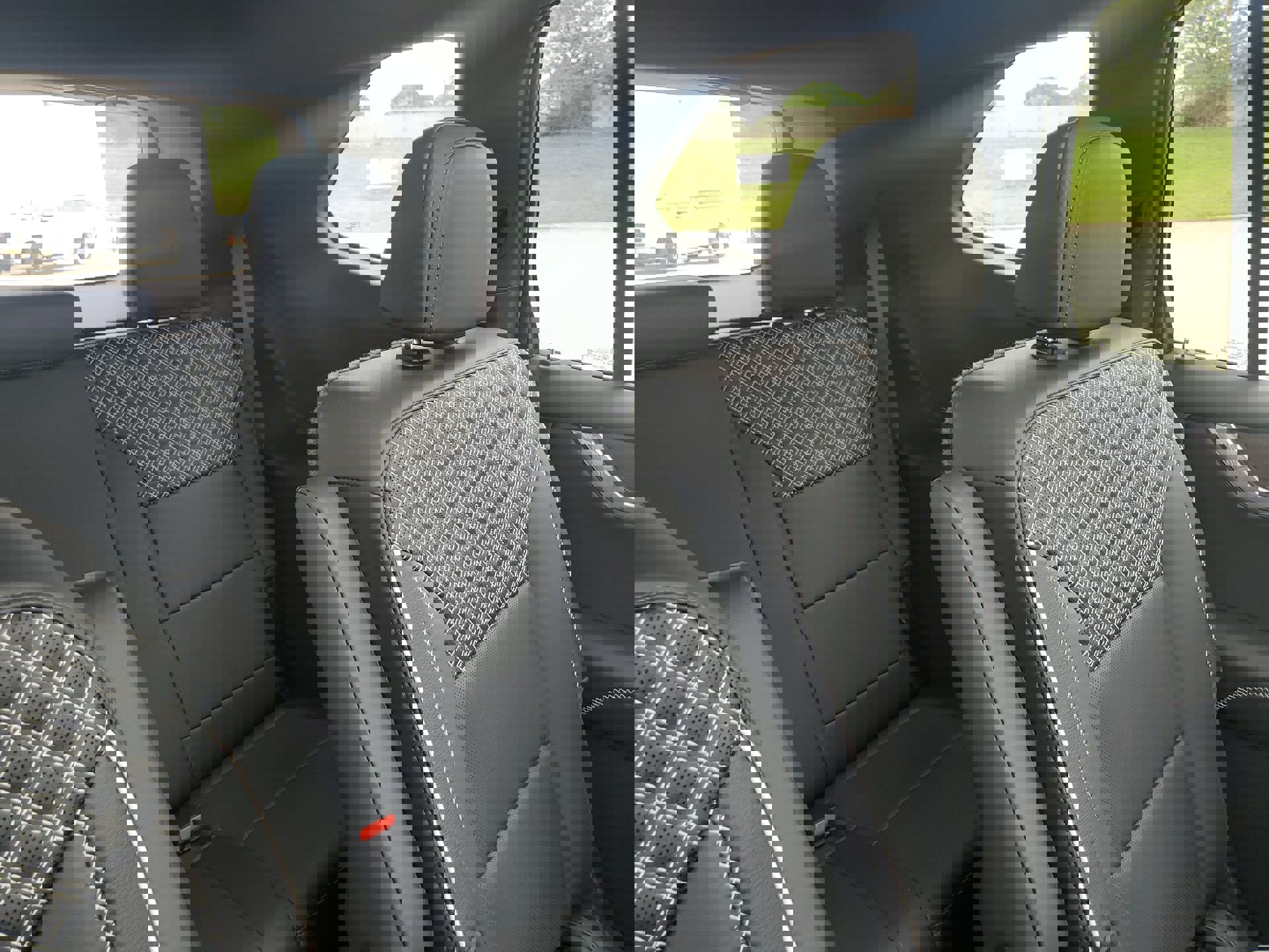 Used 2024 GMC Acadia Denali w/ Super Cruise Package image 15