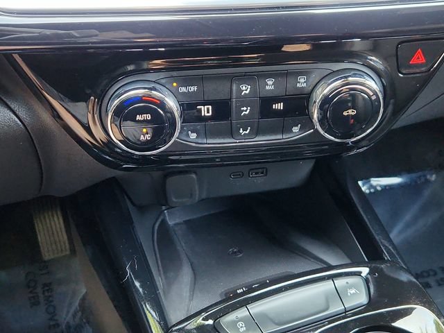 Used 2024 Chevrolet Trax RS w/ Sunroof Package FWD image 41