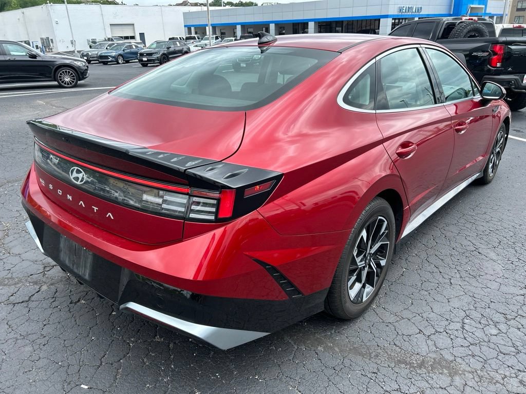 Used 2025 Hyundai Sonata SEL FWD image 5