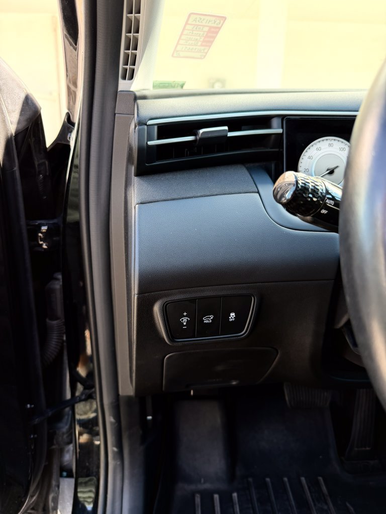 Used 2023 Hyundai Tucson Limited AWD/4WD image 9