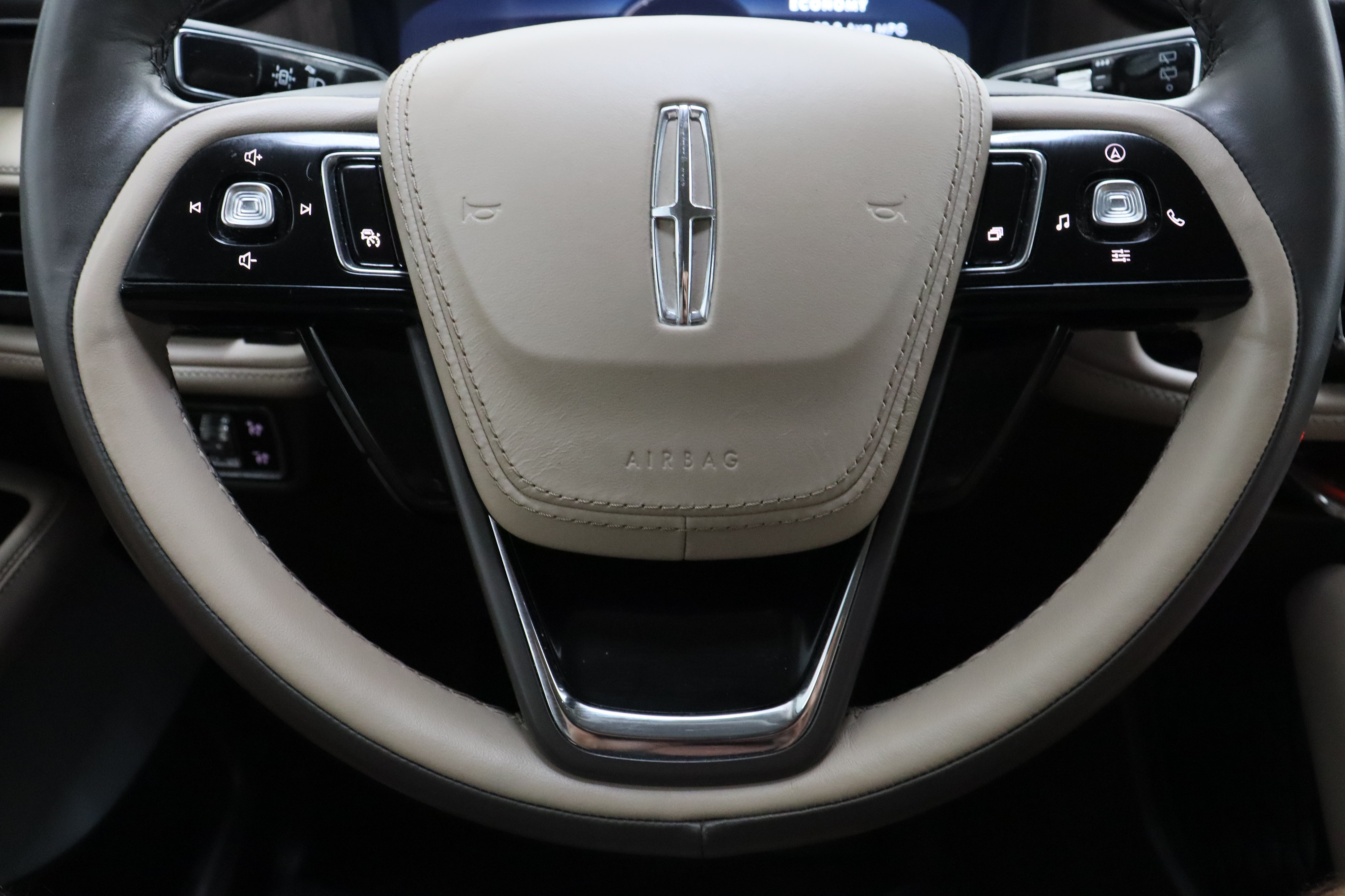 Used 2023 Lincoln Aviator Grand Touring w/ Equipment Group 301A AWD/4WD image 27
