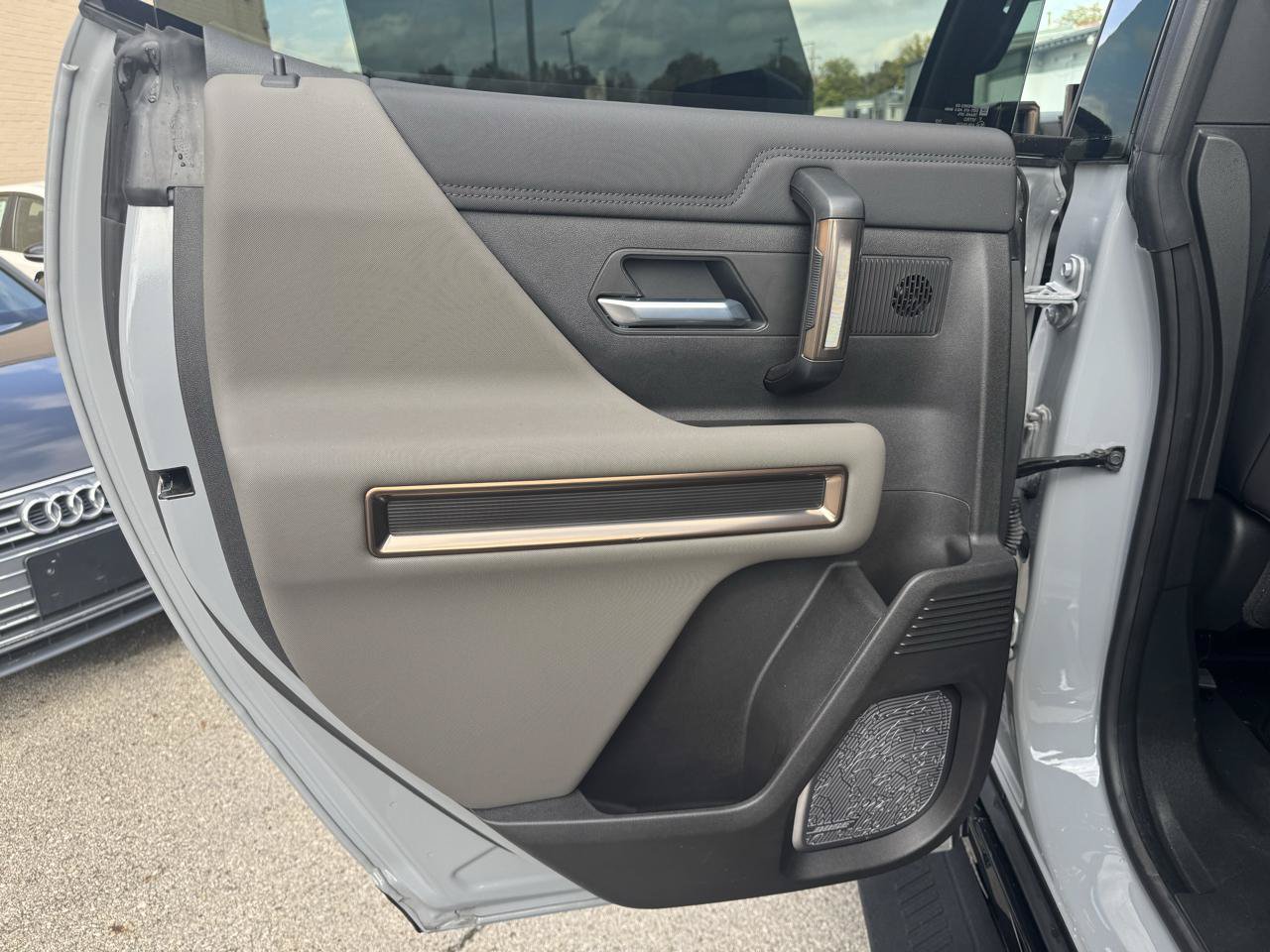 Used 2025 GMC Hummer EV 2X AWD/4WD image 31