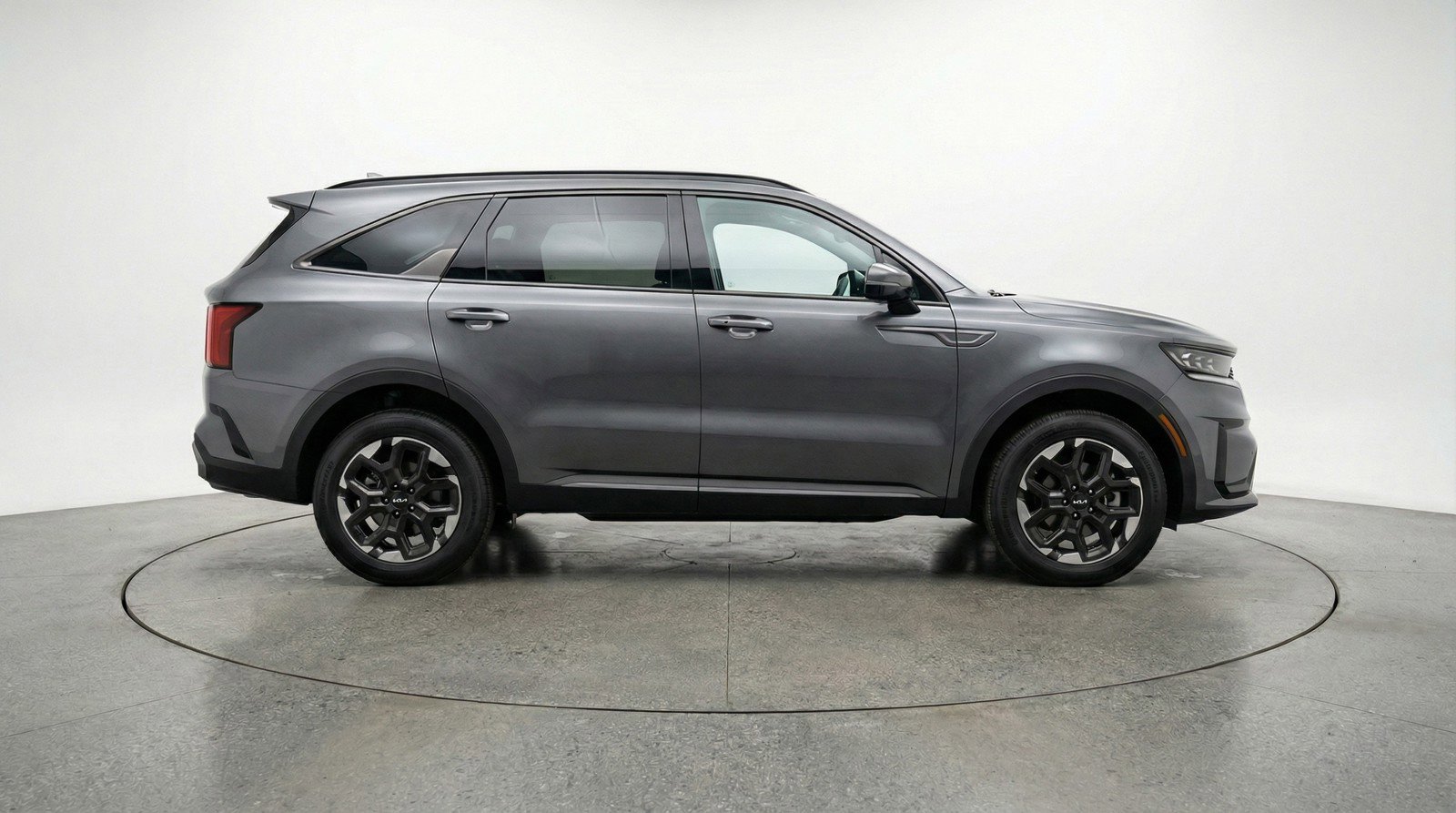 Used 2024 Kia Sorento S image 11