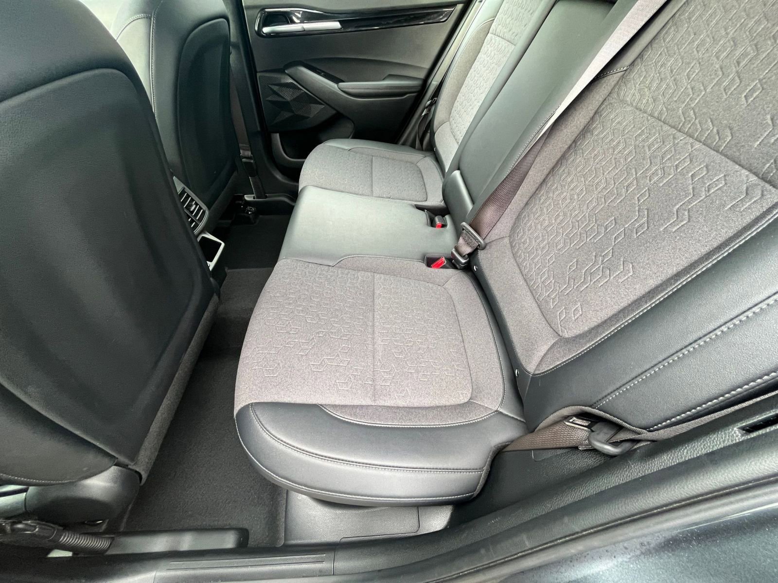 Used 2025 Kia Seltos S image 28