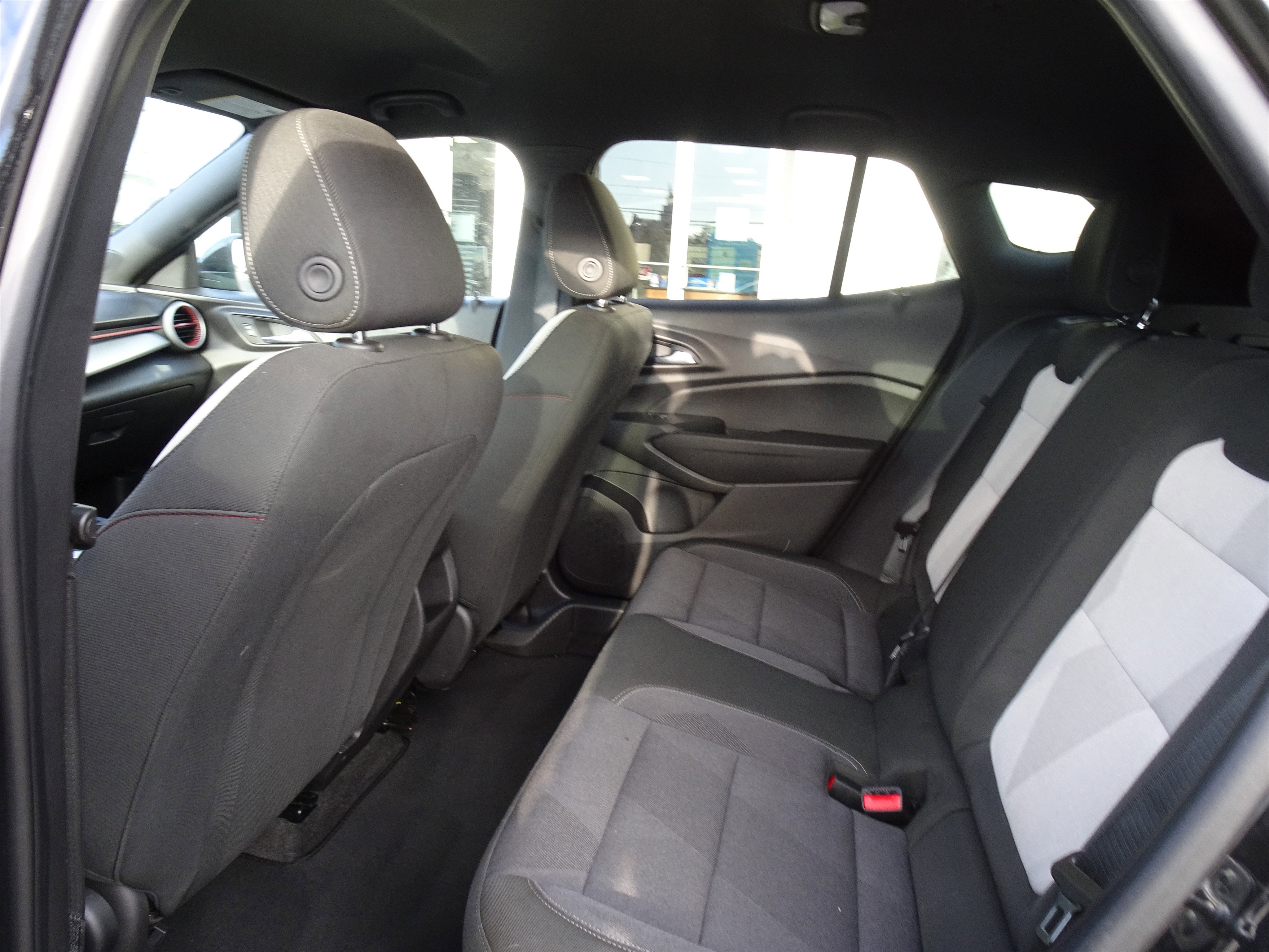 Used 2025 Chevrolet Trax RS image 14