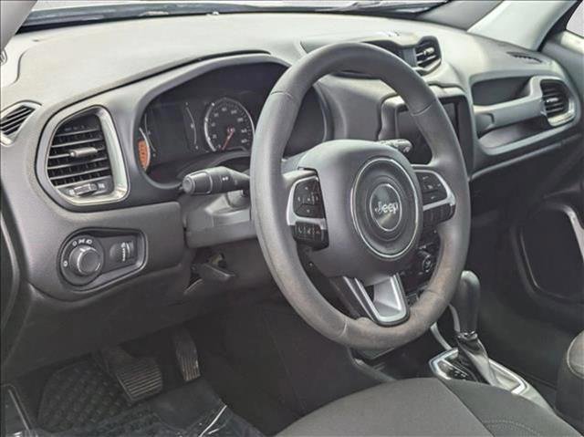 Used 2023 Jeep Renegade Latitude image 10