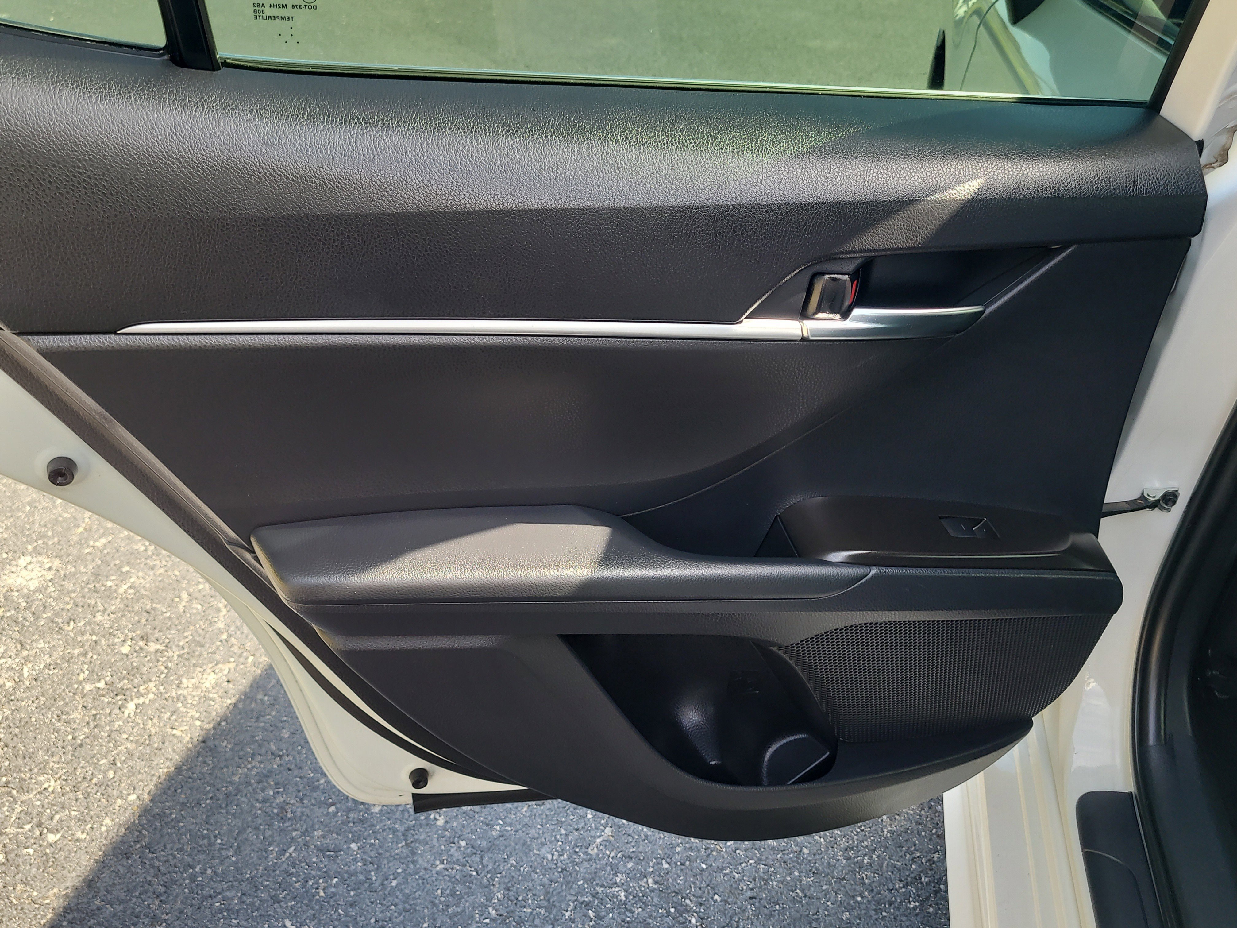 Used 2021 Toyota Camry SE image 11