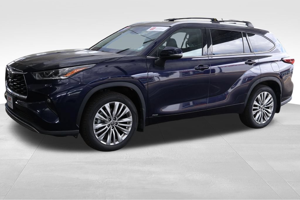 Used 2024 Toyota Highlander Platinum AWD/4WD image 11