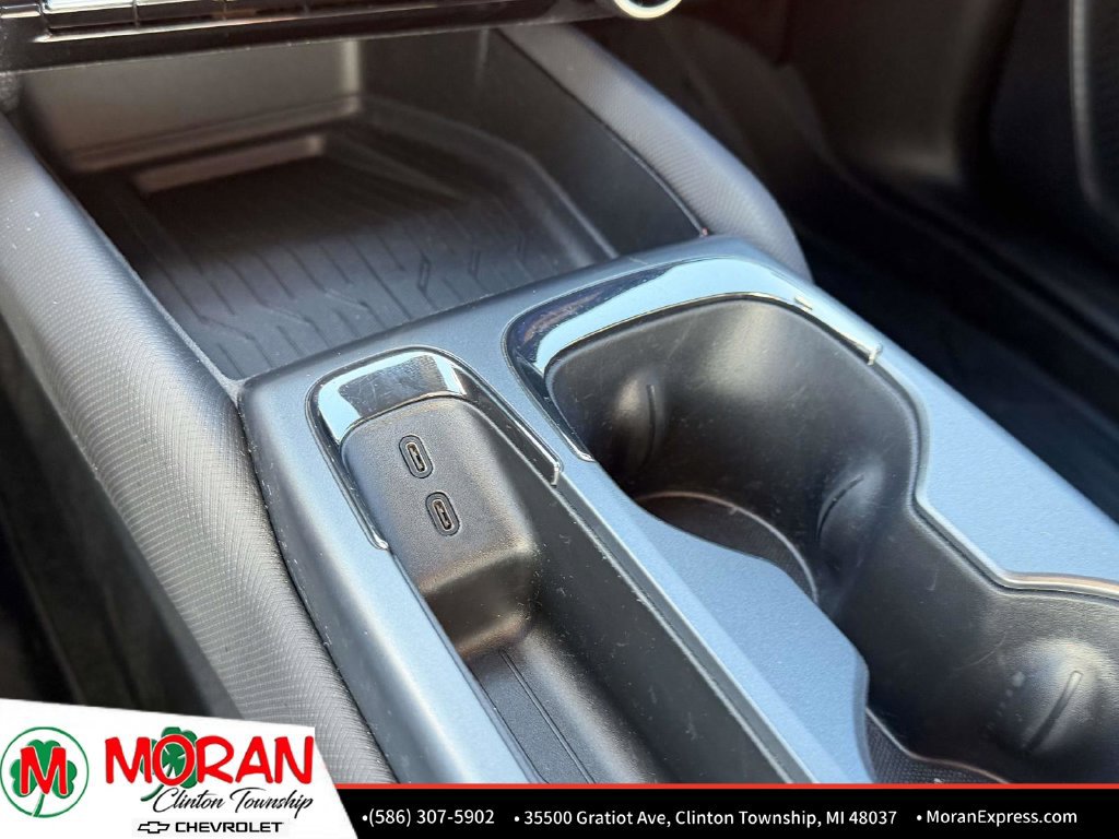 Used 2024 Chevrolet Equinox EV RS FWD image 23