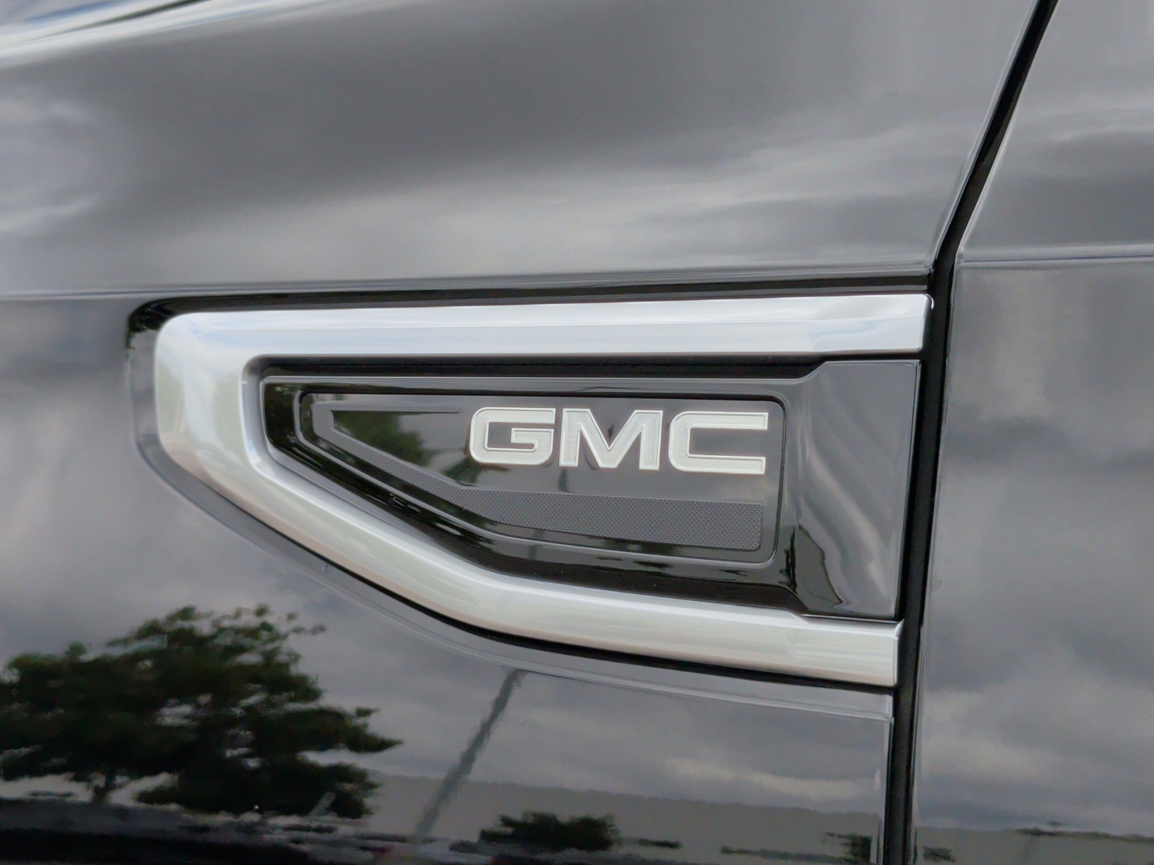 Used 2021 GMC Yukon Denali w/ Denali Premium Package image 14