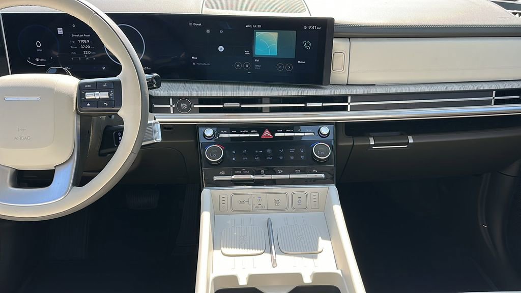 Used 2025 Hyundai Santa Fe Calligraphy w/ Tow & Go Package image 11