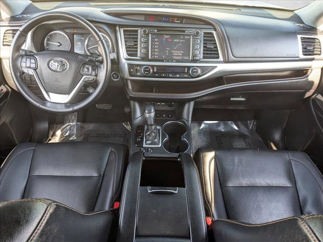 Used 2019 Toyota Highlander XLE image 17